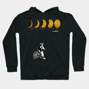 Eclipse Solar Total 2024 en bicicleta en buen tiempo Hoodie